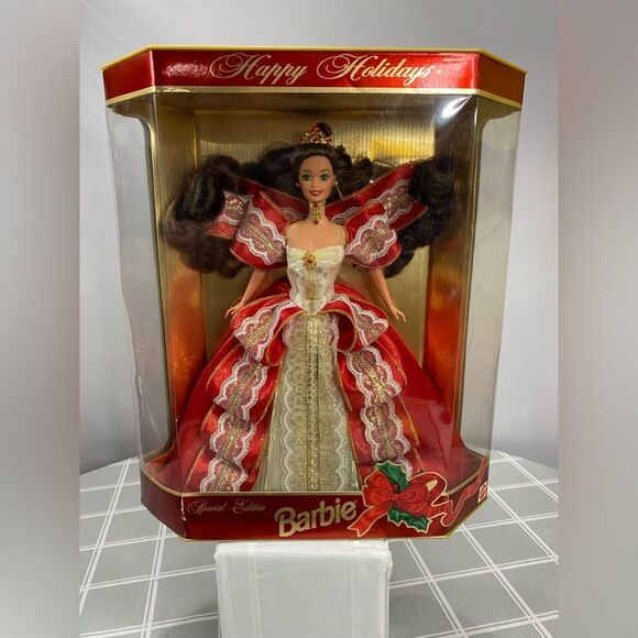 1997 Holiday Barbie Happy Holidays Gold Special Edition Eyes Blue Box Green Doll - Picture 1 of 9